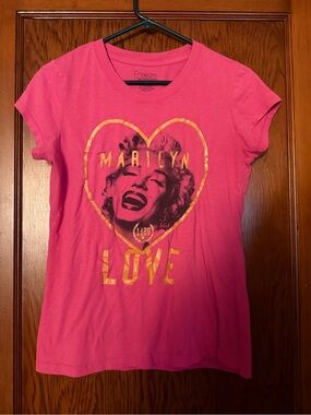 Freeze Pink Marilyn Heart Graphic Tee